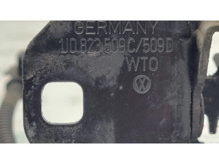 Замок капота 1J0823509C   Volkswagen Bora