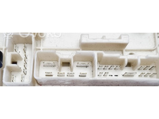Комплект блоков управления MR951770, MM0038001   Mitsubishi Colt