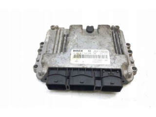 Řídící jednotka 8200389519, 0281011529   Renault Trafic II (X83) 2005