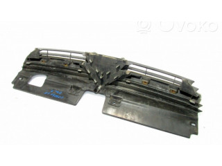 Передняя решётка Citroen C5 2001-2004 года 9636751980      