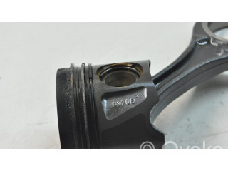 Píst 6423882   Mercedes-Benz S W222  pro naftový motor 3.0 OM 642.861 