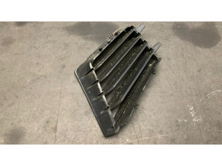 Нижняя решётка (из трех частей) Seat Ibiza III (6L) 2002-2008 года 6L0853676, M8204      