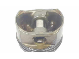 Píst 11251739786, 1111AA   BMW 3 E36  pro benzínový motor 1.8  