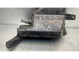 Блок предохранителей  3949   Toyota Prius (NHW20)    