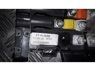 Блок предохранителей 9652443080   Citroen C6    