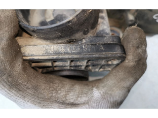 Vstřikovací lišta 0438121070, 026133353D   Audi 80 90 B3     
