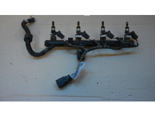 Топливная рампа 06K133681A   Volkswagen Tiguan  