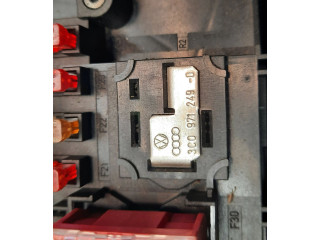 Блок предохранителей  3C09712490   Volkswagen Golf Plus    