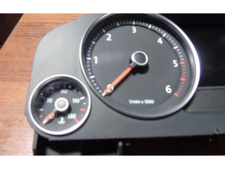 Панель приборов 7P6920882T   Volkswagen Touareg III       