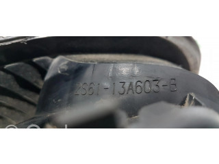 Задний фонарь  2S6113A603    Ford Fiesta   2000-2001 года