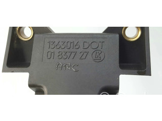 Ручка стеклоочистителей 1363016, 01837727   Volvo 740