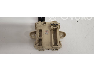   Pojistková skříňka Z091   Lexus RX 330 - 350 - 400H 2009