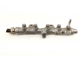 Vstřikovací lišta 9821399680   Peugeot 5008 II     