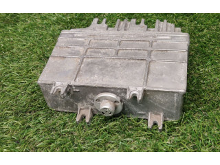 Блок управления двигателем ECU 032906026G, 0261203647   Volkswagen Golf III 1994