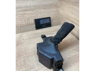Блок предохранителей  2061751486   Mazda 626    