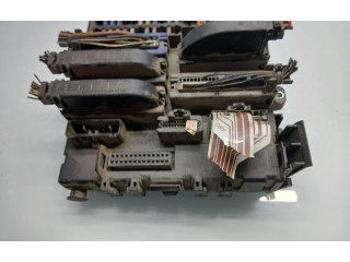 Блок предохранителей 13112913, 519048029   Opel Signum    
