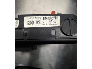   Pojistková skříňka 8688264, 04W364   Volvo S80 2004