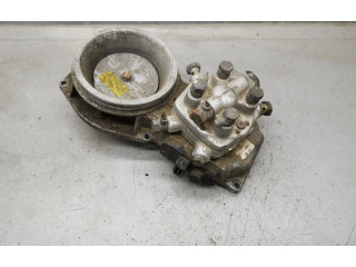 Vstřikovací lišta 0438121011, 026133353   Audi 80 90 B3     
