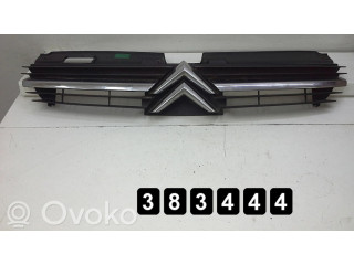 Передняя решётка Citroen C5 2001-2004 года 9636751980      