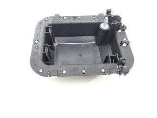   Pojistková skříňka A2135403038, 2043050017   Mercedes-Benz EQC 2021