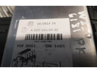   Pojistková skříňka 0295450432, A0295450432   Mercede-Benz S W220 2002