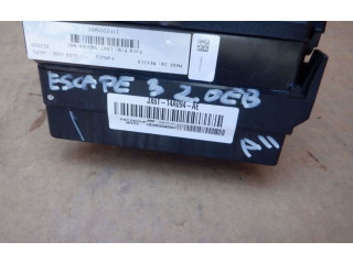 Блок предохранителей  LX6T14D068NAC   Ford Escape IV    