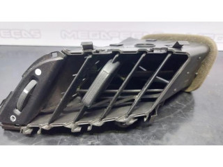 Передняя решётка Ford Fiesta 2013-2017 года 8A61-A018B09-AEW      