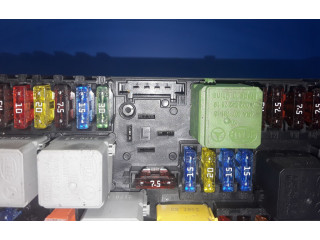   Pojistková skříňka A2129003314, A2129015004   Mercedes-Benz C W204 2011