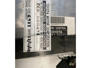 Řídící jednotka 89661-05C71   Toyota Avensis T220 2001
