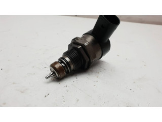 Vstřikovač 0281002949, 32921328   BMW 1 E82 E88  pro naftový motor 2.0 N47d20 