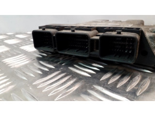 Řídící jednotka 0281011531, 8200355236   Opel Vivaro 2006