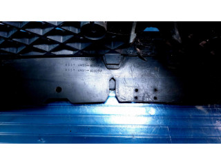 Передняя решётка Ford Focus 2004-2010 года 4M518138AE      