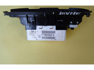 Дисплей    P7700428029A   Renault Megane I