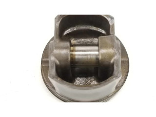 Píst 11257512526   BMW 5 E39  pro benzínový motor 2.5  