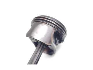 Píst A14XER   Opel Astra J    A14XER 