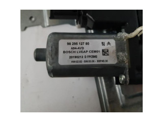 Vstřikovač 9829512780   Peugeot 2008 I    HNP 