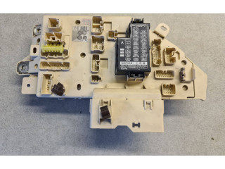   Pojistková skříňka 8273360032   Toyota Land Cruiser (J100) 2001