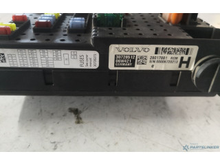   Pojistková skříňka 30728512   Volvo XC90 2002