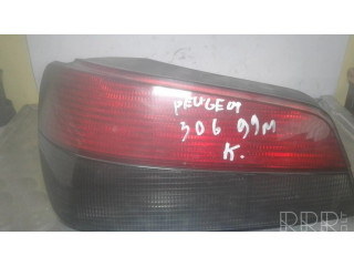 Задний фонарь правый сзади 2321D    Peugeot 306   