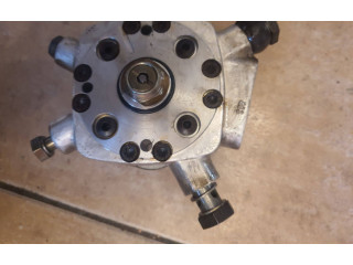 Топливная рампа 0438101035   Audi 80 90 B3  