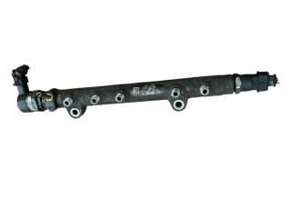 Vstřikovací lišta 2381033021   Toyota Auris 150     