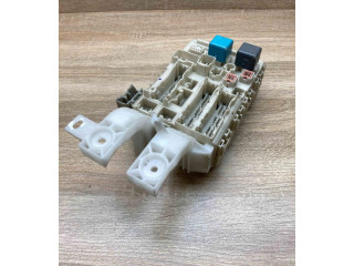   Pojistková skříňka 8273052321, 6G211866   Toyota Yaris 2006