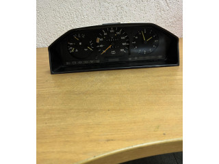 Přístrojová deska  Mercedes-Benz E W124 1993 87001199, F3125  