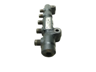 Топливная рампа 9654592680   Peugeot Partner  