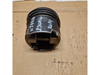 Píst 7812585   BMW 5 F10 F11  pro naftový motor 3.0 N57D30B Diesel straight 6