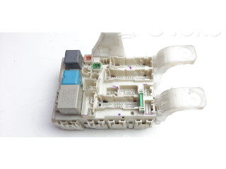 Блок предохранителей 8273047290, M6279   Toyota Prius (XW20)    