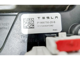 Блок комфорта 1866750-20-B   Tesla Model Y   