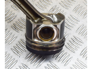 Píst 03G107065J, 038198401D   Volkswagen PASSAT B6  pro naftový motor 2.0 BKP 