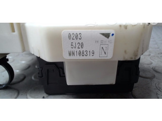 Блок предохранителей  MN108319, NICHTZUTREFFEND   Mitsubishi Colt    