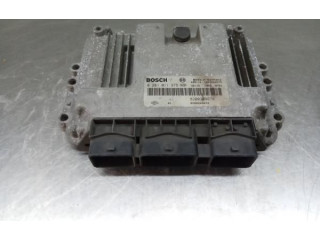 Блок управления двигателя 8200305678, 0281011275   Renault Megane II